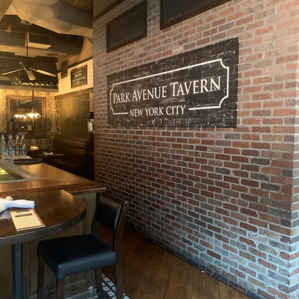 4/25/2021 tarihinde Phil V.ziyaretçi tarafından Park Avenue Tavern'de çekilen fotoğraf