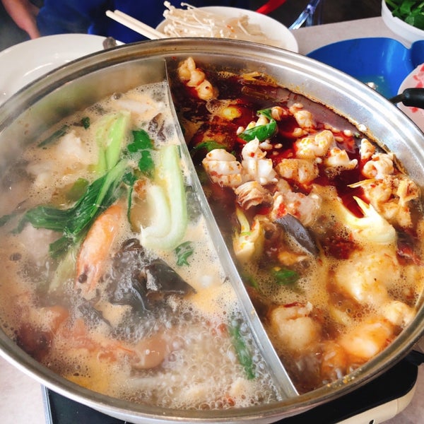 Снимок сделан в Lao Sze Chuan Restaurant пользователем Miho K. 9/17/2019