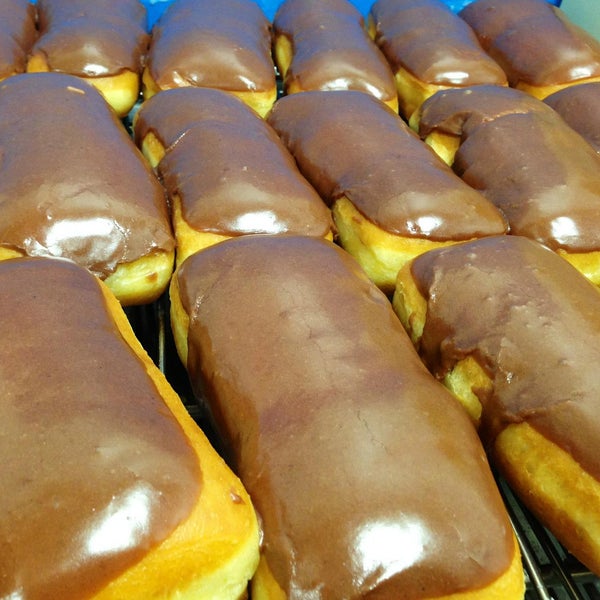 Foto tirada no(a) Pat&#39;s Donuts por Pat&#39;s Donuts em 7/24/2015