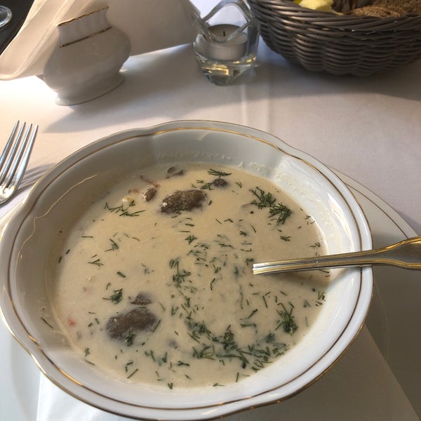 Very nice atmosphere, the mushroom soup is a must 💯