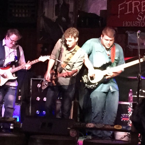 Foto scattata a Firehouse Saloon da Sean W. il 7/18/2015