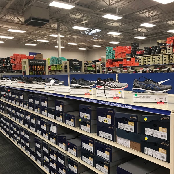 Academy sports hotsell shoe department
