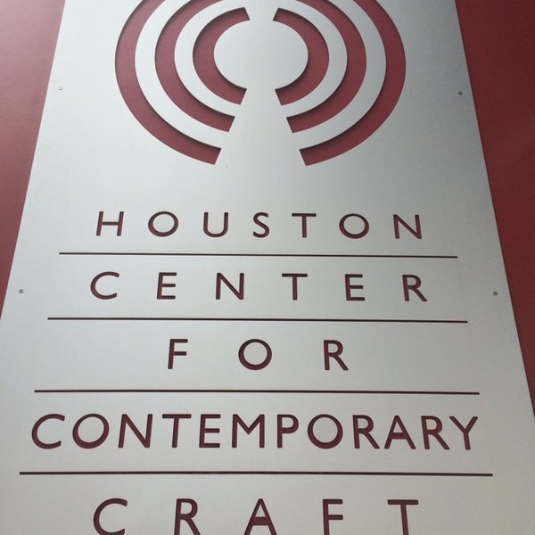 Photo taken at Houston Center for Contemporary Craft by aeroRafa on 9/6/2014