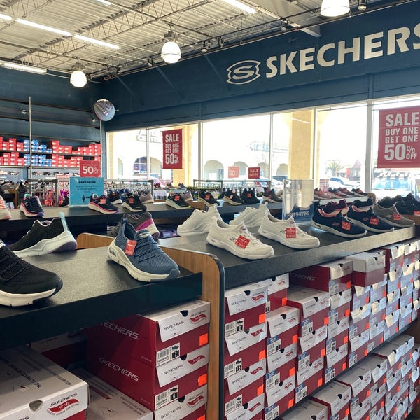 Afhængighed dele Merchandiser SKECHERS Warehouse Outlet - Shoe Store