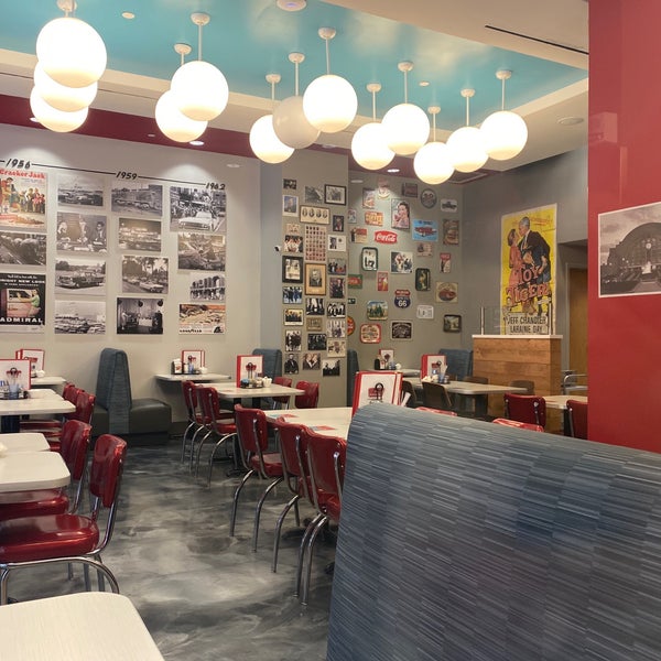 Foto tirada no(a) Hathaway&#39;s Diner por aeroRafa em 7/10/2022