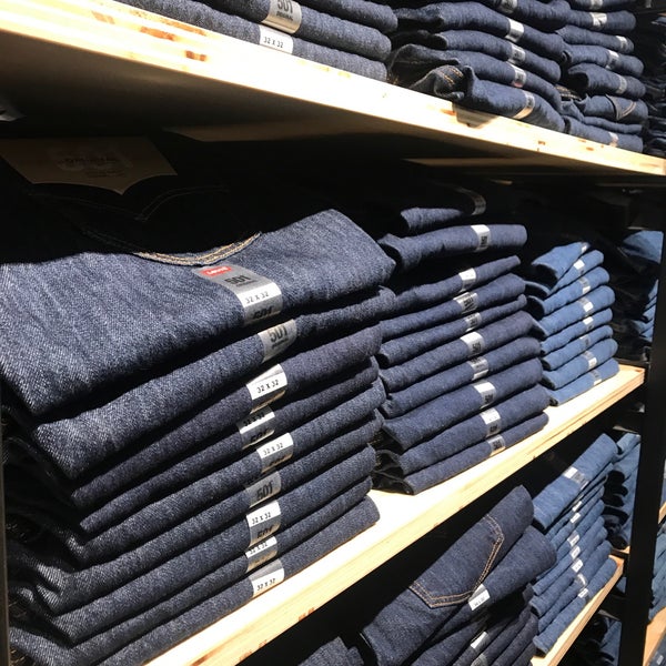 Levi's Outlet Store - 29300 Highway 290 Ste 922