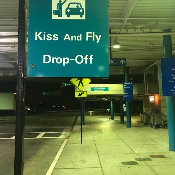 SFO Kiss & Fly DropOff 626 ziyaretçidan 1 tavsiye
