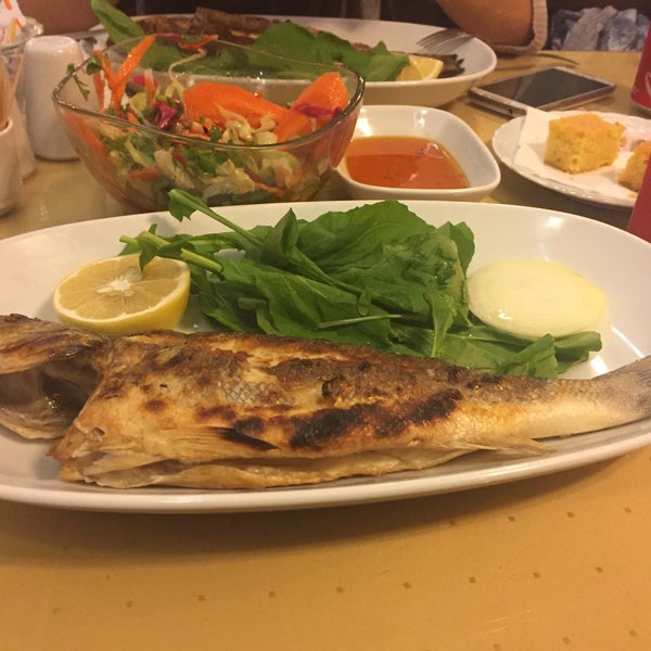 Снимок сделан в Dalyan Balık Restaurant пользователем Ozan A. 10/8/2015