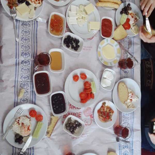 Foto tirada no(a) Narlı Bahçe Cumalıkızık por Aceren em 3/2/2018