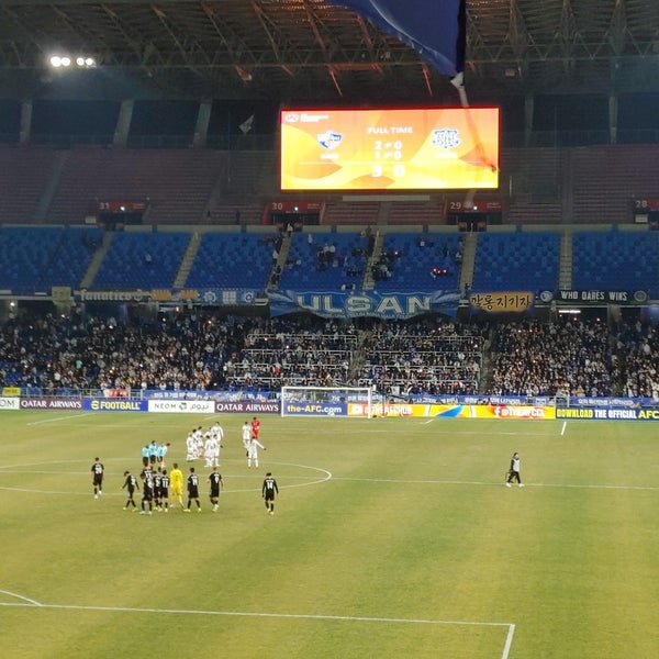 Photo taken at Ulsan Munsu Football Stadium by ひろりん on 2/17/2024