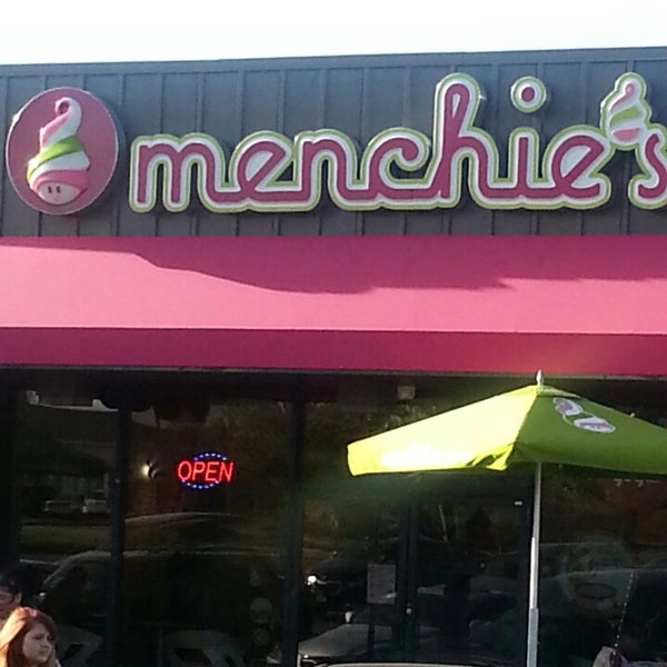 Menchie's Frozen Yogurt Frozen Yogurt Shop in Willoughby