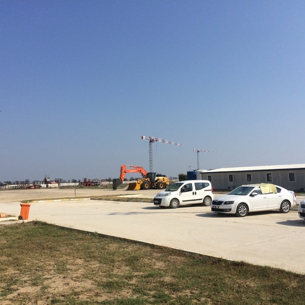Foto tomada en Çukurova Bölgesel Havalimanı Şantiyesi  por Özcan Ş. el 8/11/2017