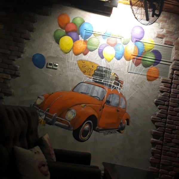 Foto diambil di Voswos Garage Coffee Hotel oleh Sed@ M. pada 1/6/2020