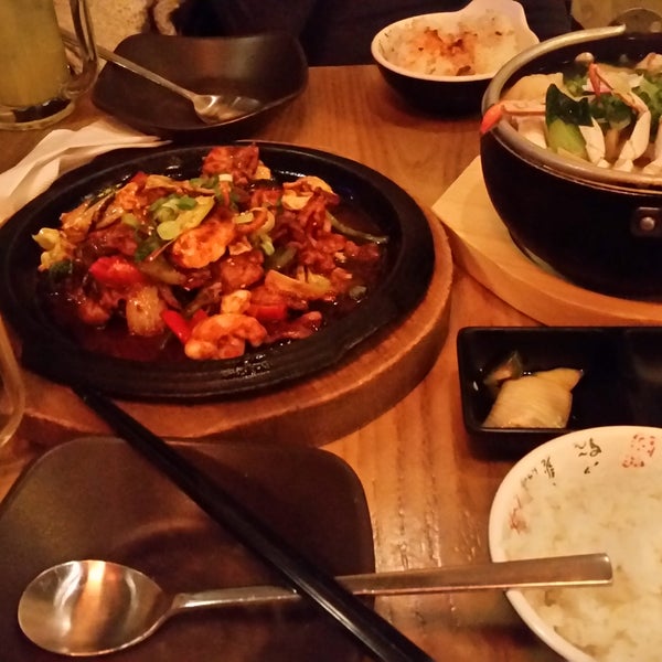 Lots of choices, mix between Korean and Japanese food!