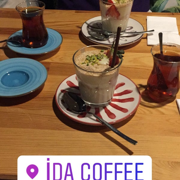 รูปภาพถ่ายที่ İda Coffee โดย Mustafa D. เมื่อ 12/7/2018