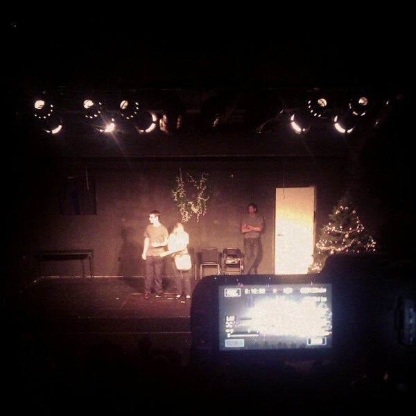 Foto diambil di Village Theatre oleh Kati N. pada 12/15/2012