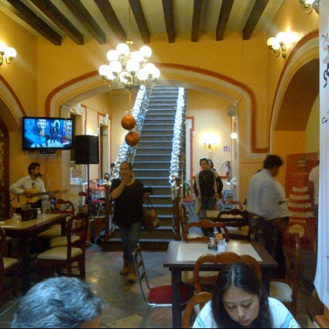 11/15/2014 tarihinde Gemma E.ziyaretçi tarafından Casa Real Poblana'de çekilen fotoğraf