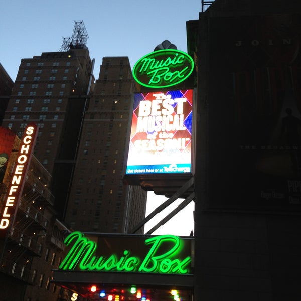 รูปภาพถ่ายที่ PIPPIN The Musical on Broadway โดย Sarah H. เมื่อ 5/1/2013