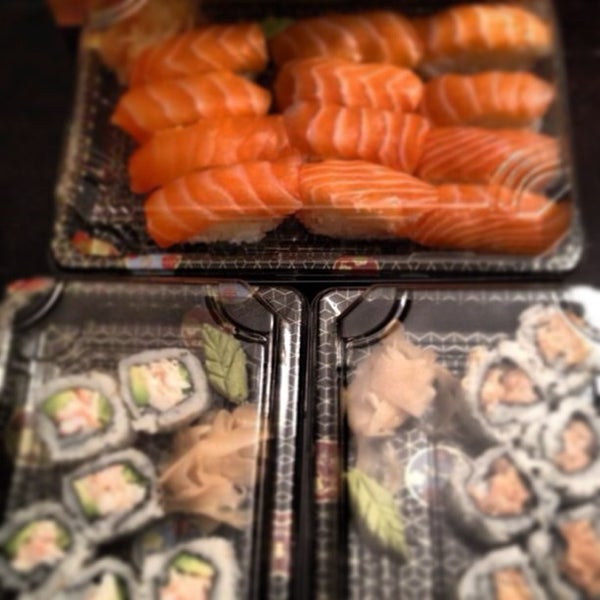 รูปภาพถ่ายที่ Hama Sushi โดย Bill F S. เมื่อ 1/21/2013