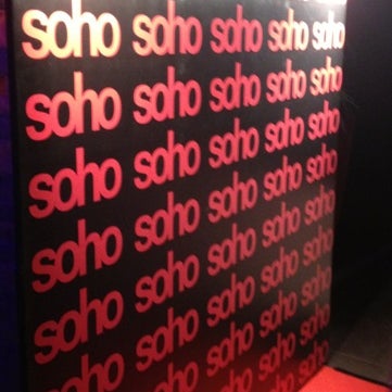 รูปภาพถ่ายที่ Soho Bar โดย Bill F S. เมื่อ 9/27/2012