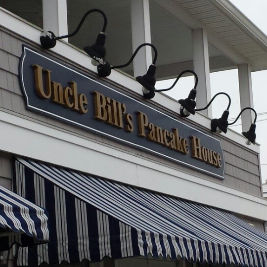 รูปภาพถ่ายที่ Uncle Bill&#39;s Pancake House - 40th Street โดย Cramp เมื่อ 8/13/2013