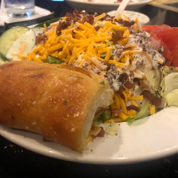 Starters Bar & Grill American Restaurant in Detroit