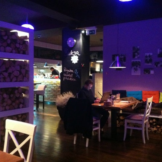 Foto diambil di Pizza@Kavica Duksa oleh Taylor M. pada 10/30/2012