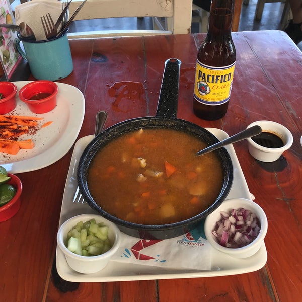 Foto tirada no(a) Todos Santos Mariscos Bar por Tony G. em 10/15/2017