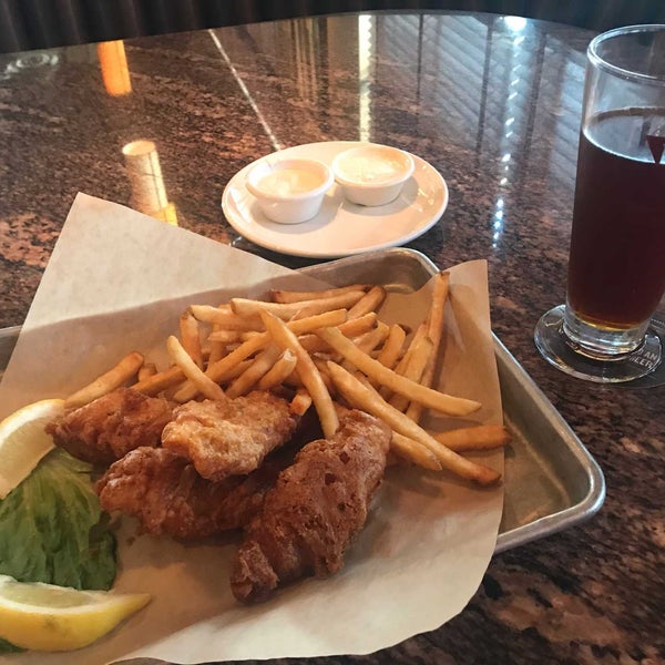 Photo taken at BJ&#39;s Restaurant &amp; Brewhouse by CLINTON D. on 6/10/2020