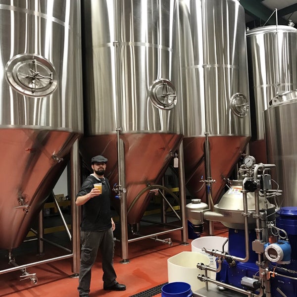 รูปภาพถ่ายที่ Greenbrier Valley Brewing Company โดย CLINTON D. เมื่อ 12/2/2018