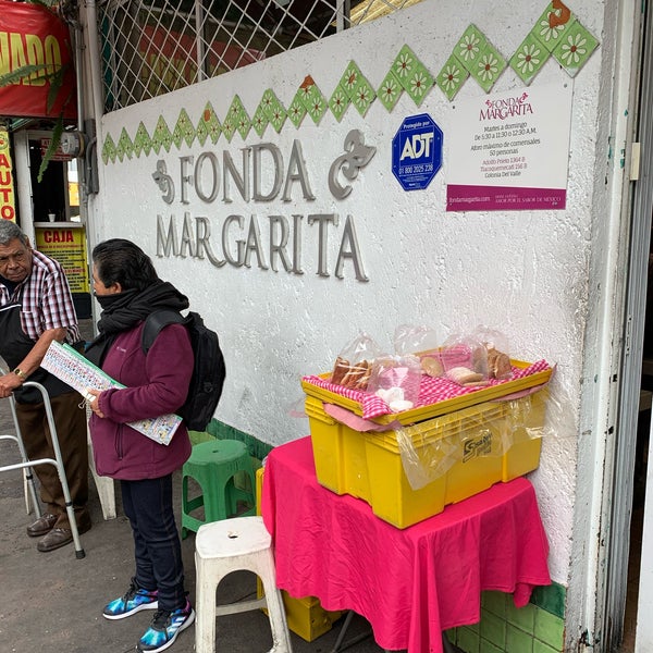 รูปภาพถ่ายที่ Fonda Margarita โดย Carlos Vicente เมื่อ 11/16/2019