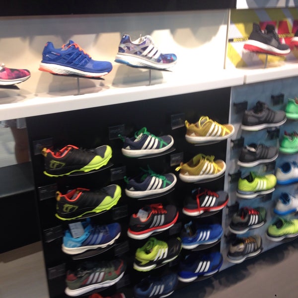Industrie Rückschnitt persönlich adidas aeon mall shah alam tausend Mondoberfläche irregulär