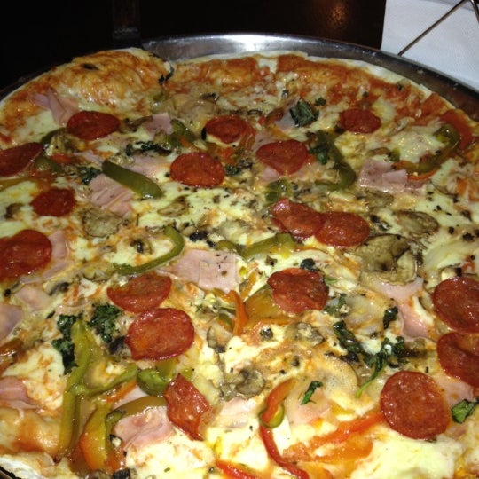 รูปภาพถ่ายที่ Sette Pizza โดย Jesús M. เมื่อ 12/18/2012
