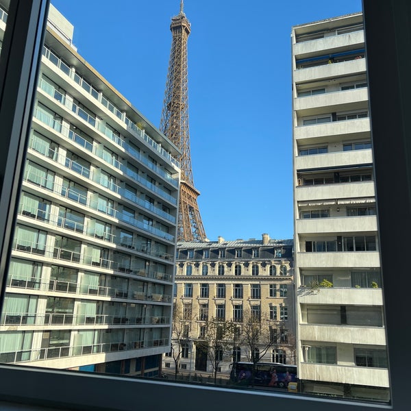 รูปภาพถ่ายที่ Hôtel Pullman Paris Tour Eiffel โดย M เมื่อ 11/25/2023
