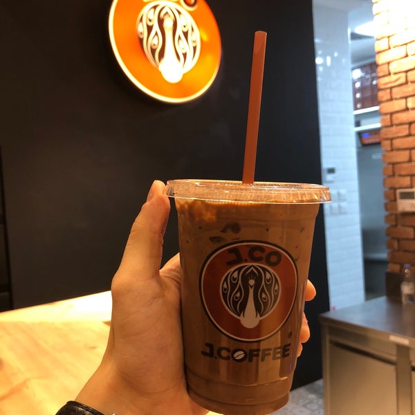 Photo taken at J.CO Donuts &amp; Coffee by N on 10/18/2018