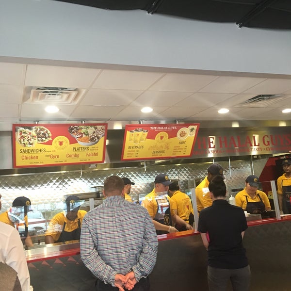 Photo taken at The Halal Guys by Randy M. on 8/17/2016