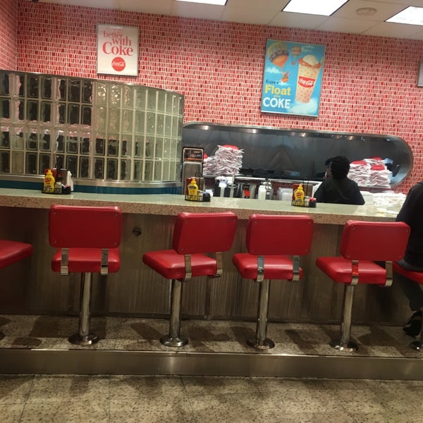 Photo taken at Ruby&#39;s Diner by Randy M. on 5/31/2018