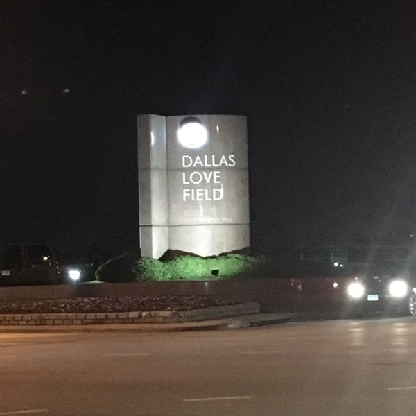 รูปภาพถ่ายที่ Dallas Love Field (DAL) โดย Randy M. เมื่อ 8/21/2017