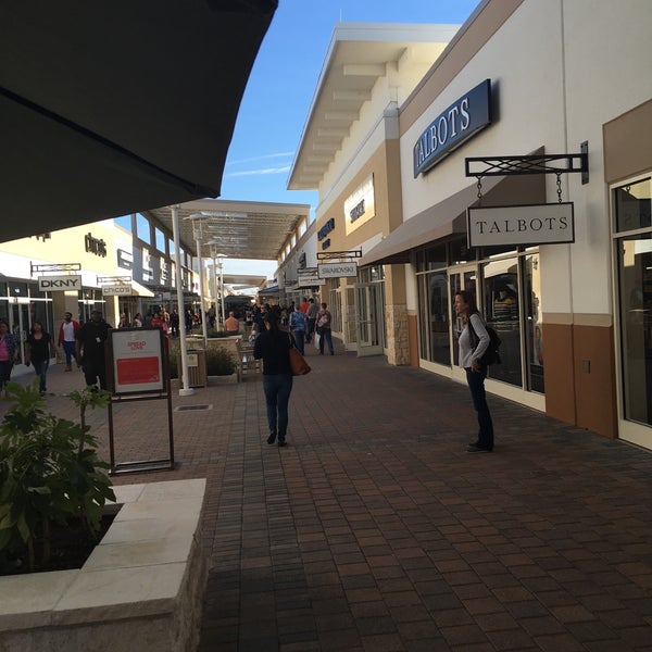 Photo taken at Grand Prairie Premium Outlets by Randy M. on 12/24/2015
