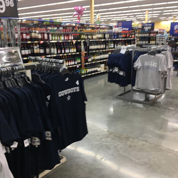 Walmart Neighborhood Market Grocery Store in Arlington