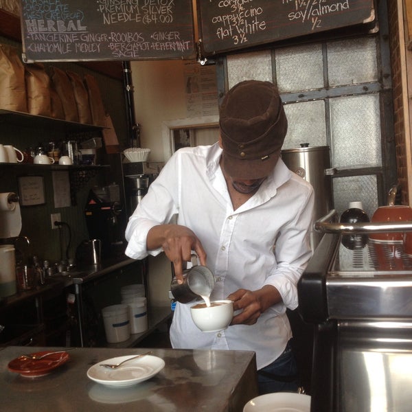 รูปภาพถ่ายที่ Bowery Coffee โดย Anna T. เมื่อ 5/9/2013