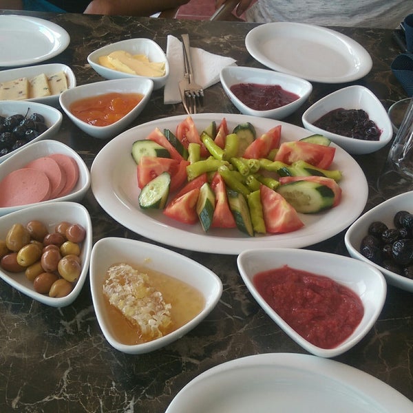 Günlük gezi için monarşi komuta  Akın Et Restaurant - Restaurant à Zonguldak
