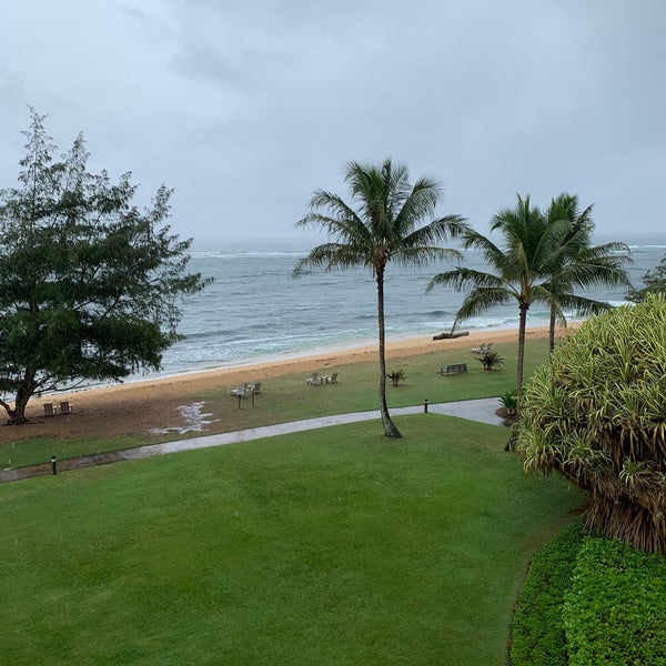 รูปภาพถ่ายที่ Sheraton Kauai Coconut Beach Resort โดย Chase V. เมื่อ 10/29/2018