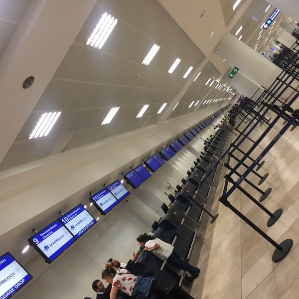 Foto diambil di Aeropuerto Internacional de Cancún (CUN) oleh Pattakin P. pada 3/8/2017