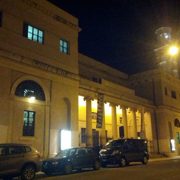 รูปภาพถ่ายที่ Teatro Nuovo โดย Francesca B. เมื่อ 2/12/2014