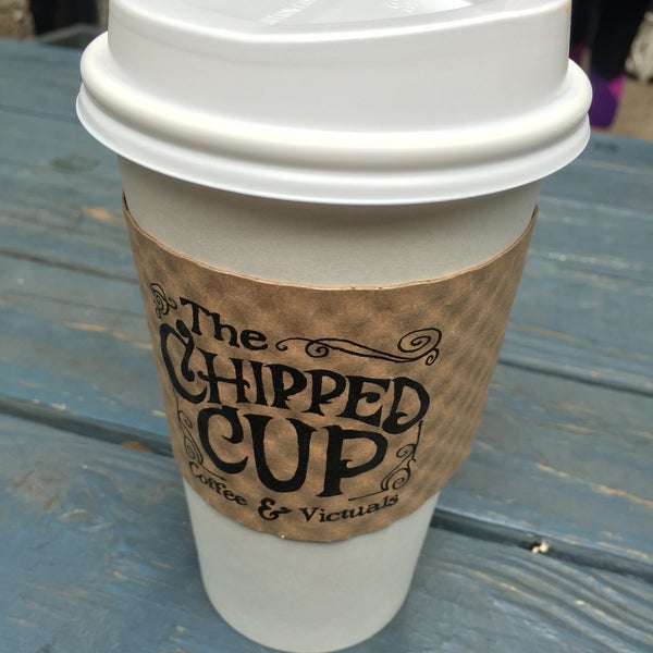 4/30/2016 tarihinde Valerie S.ziyaretçi tarafından The Chipped Cup'de çekilen fotoğraf