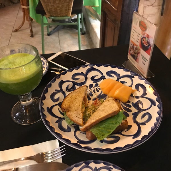 Foto tomada en Restaurante Tropical  por Erhancan K. el 7/23/2018
