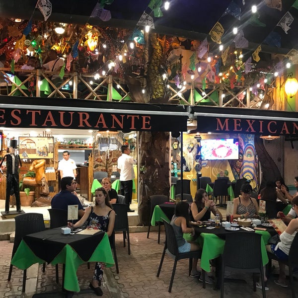 Photo taken at Restaurante Tropical by Erhancan K. on 7/23/2018