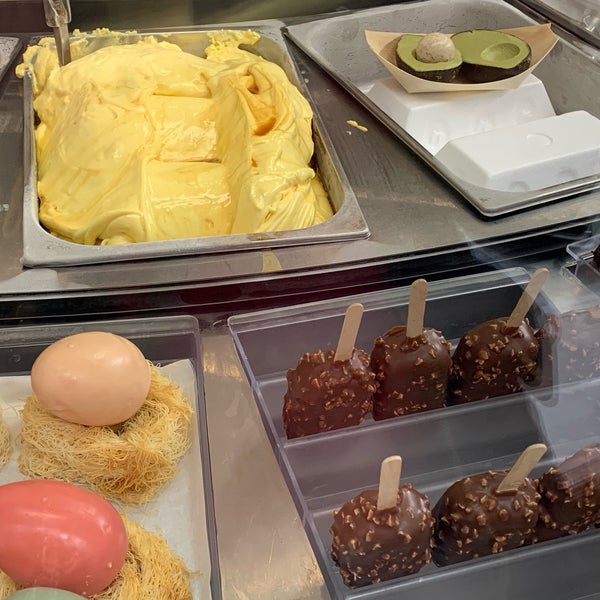Photo taken at Snowflake Luxury Gelato by Stacy B. on 4/7/2019