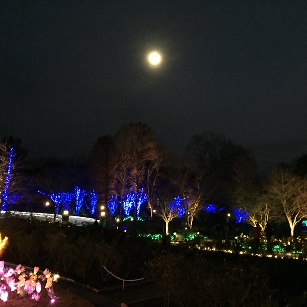 Photo taken at Lewis Ginter Botanical Garden by Patti T. on 12/12/2016